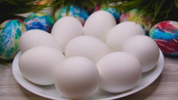 Hogyan főzni a tojásokat úgy, hogy azok jól tisztítható