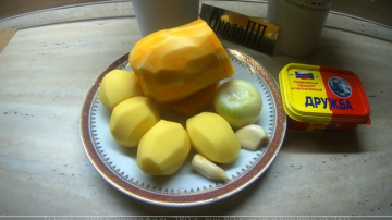Finom és ízletes sajt leves egy titkos és hasznos összetevőt.