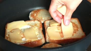Sandwich „Macskaszem” Eredeti sült kenyér