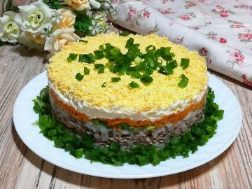 Saláta „Mimosa” nélkül burgonyával