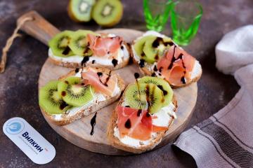 Kiwi és krémsajtos szendvicsek