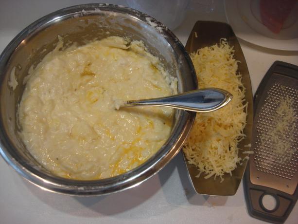 Képet hozott a szerző (olaj, liszt, tojás, sütőpor, tejföl, sajt)