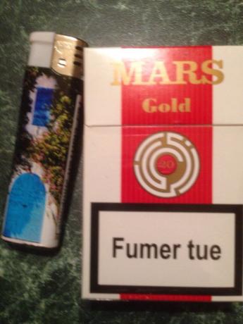 Vettem egy ajándék Tunézia cigaretta termelés. Valójában - cigaretta - nem túl jó, de az egzotikus lehet venni. Az ára 4 dinár.