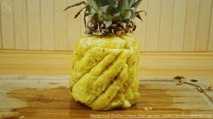 Volt egy kis ananász, ez nem így van jól látható, de a nagy átlós vágás meg nagyon szép