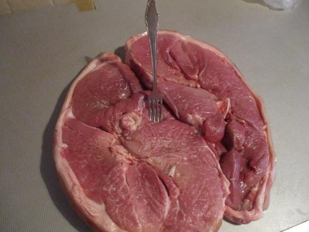 Húst egy villával könnyen pöcs